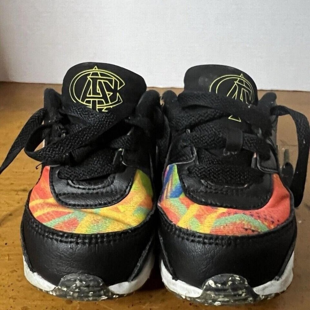 Nike Air max 90/LHM Familia Muti-color toddler‎ size 7C